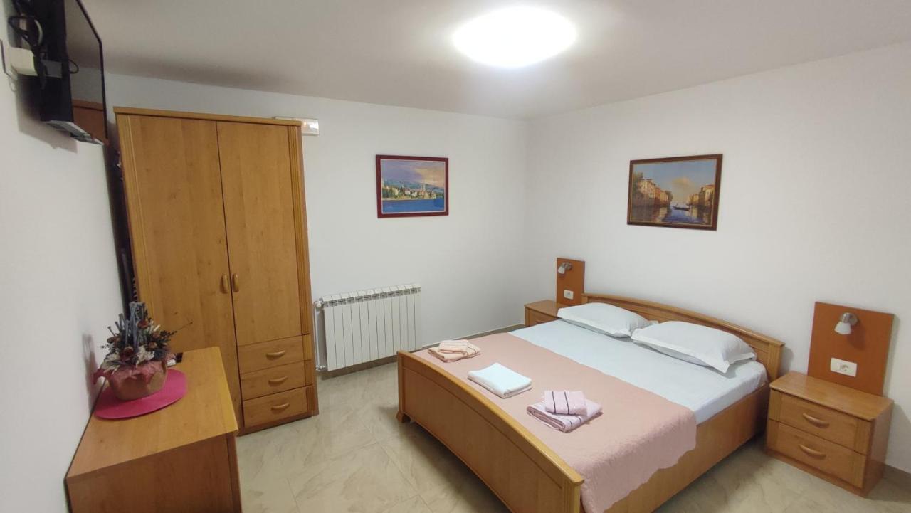Apartments Familia Budva Ngoại thất bức ảnh
